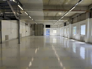 Light Industrial in Lognes to rent Interior Photo- Image 1 of 7
