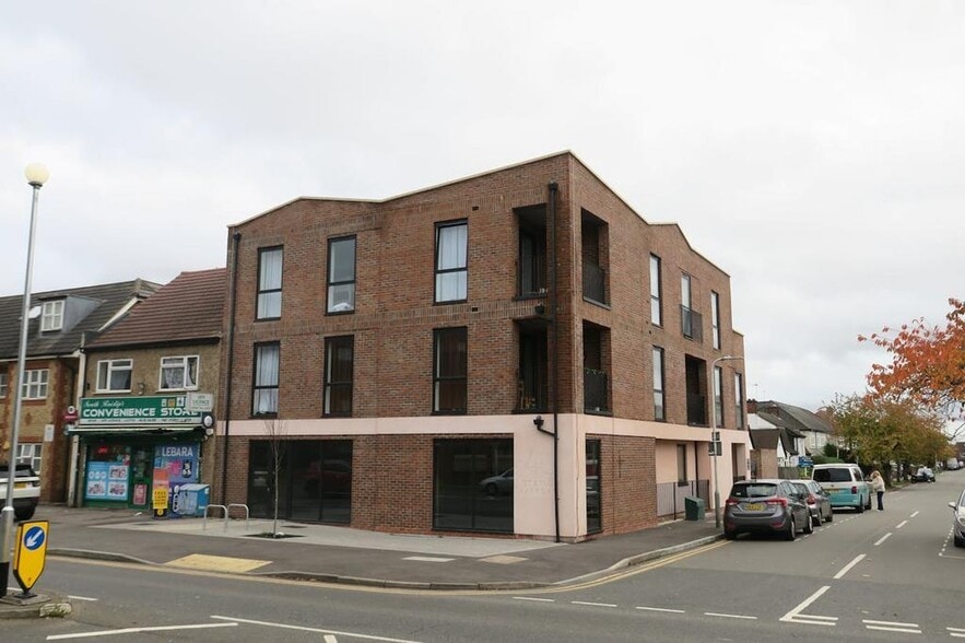 40 Station Approach, Ruislip for sale - Building Photo - Image 1 of 5