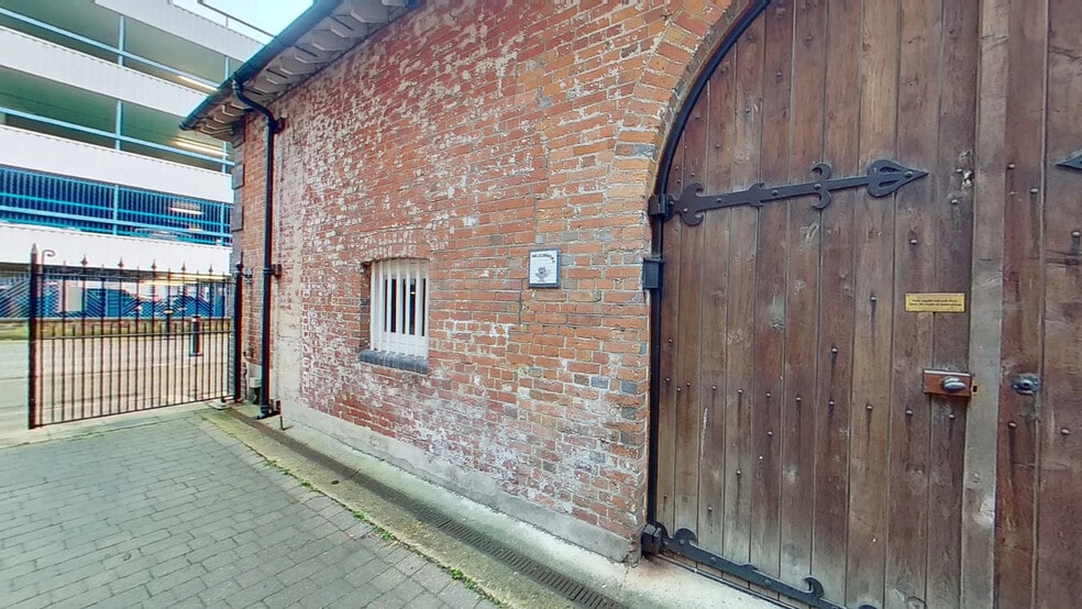 1 Back Of The Walls, Southampton to rent - Matterport 3D Scan - Image 2 of 21