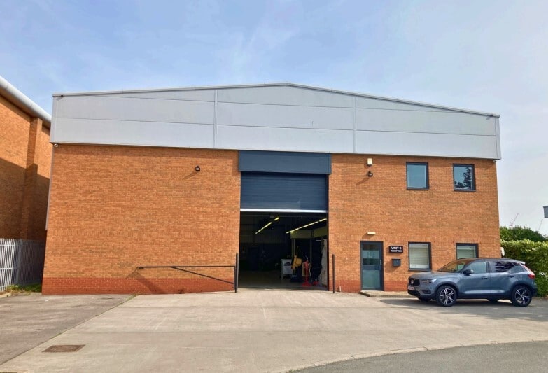 Lowfields Rd, Leeds to rent Building Photo- Image 1 of 2