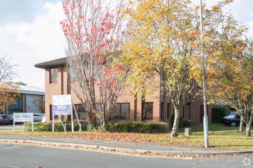 200 Barnwood Flds, Gloucester to rent - Building Photo - Image 2 of 2