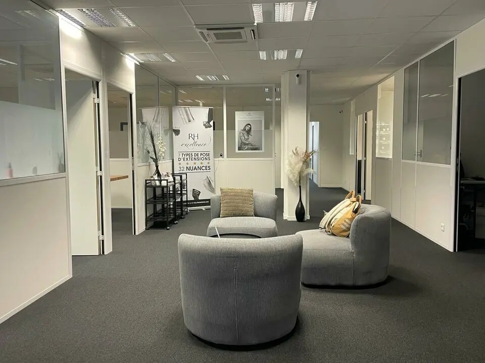 Office in Mérignac to rent Building Photo- Image 1 of 13