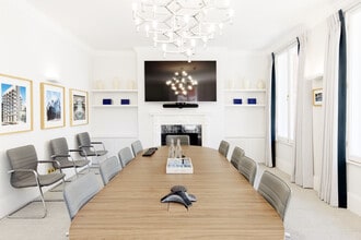 124 Sloane St, London to rent Interior Photo- Image 2 of 7