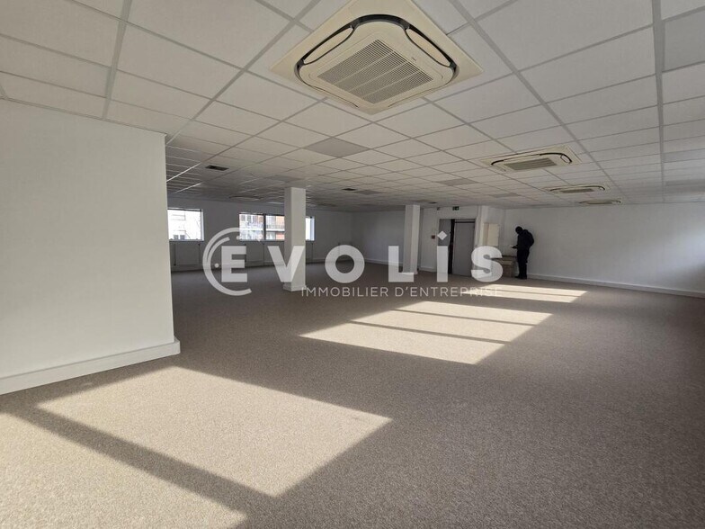 Office in Massy to rent - Interior Photo - Image 3 of 15