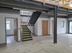 7 Station Rd, Old Dalby to rent Interior Photo- Image 2 of 3