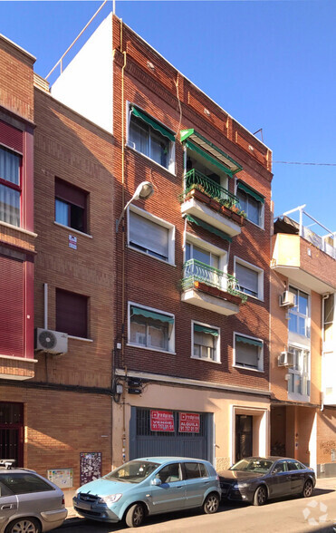 Calle Eduardo Requenas, 38, Madrid, Madrid for sale - Building Photo - Image 1 of 2