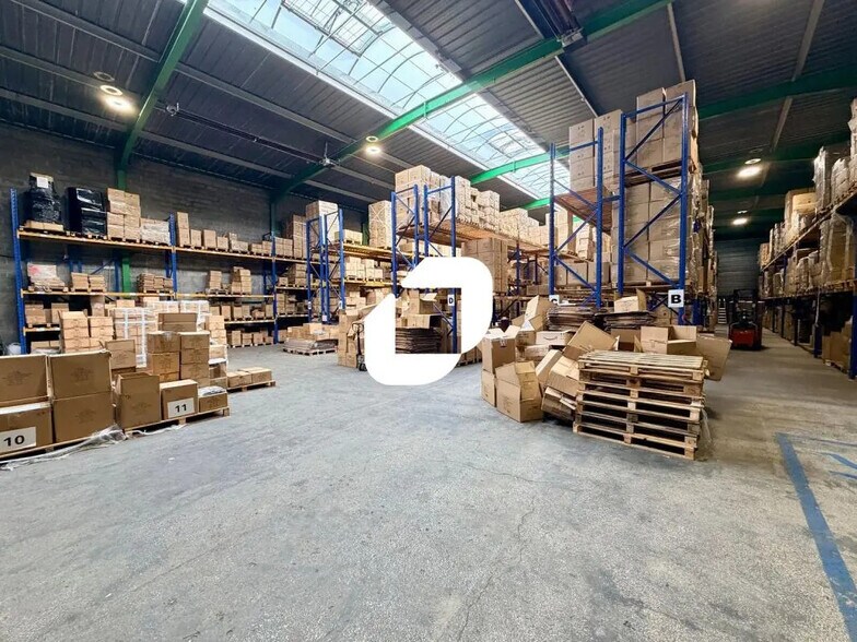 66 Avenue Des Freres Montgolfier, Genas to rent - Building Photo - Image 2 of 10