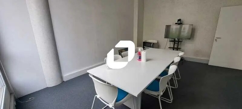 Office in Montreuil to rent - Interior Photo - Image 3 of 12