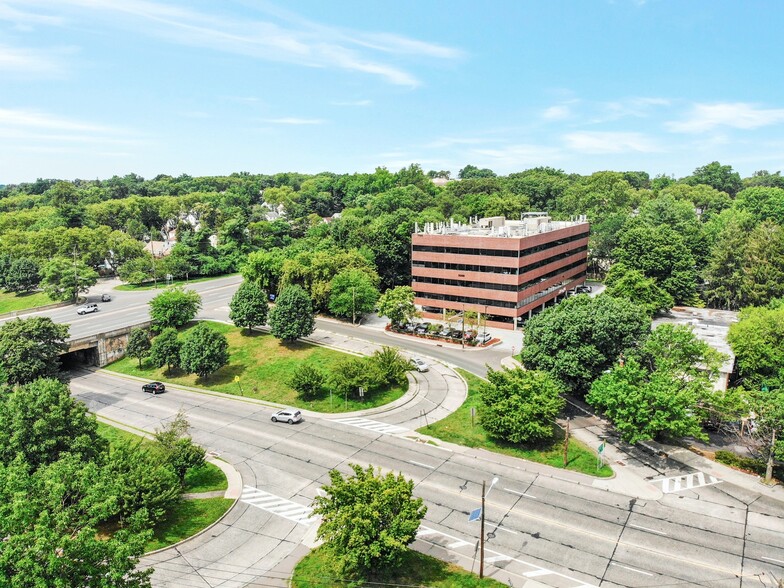 1086 Teaneck Rd, Teaneck, NJ for rent - Aerial - Image 3 of 9