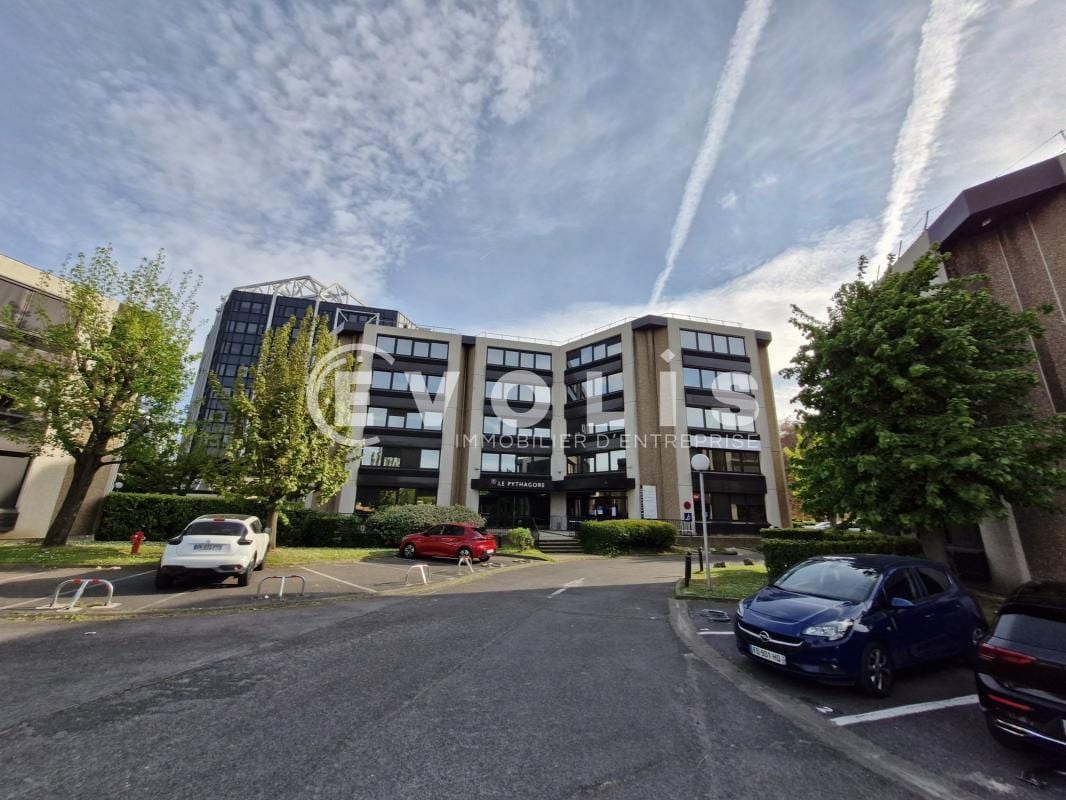 11 Rue Olof Palme, Créteil to rent Building Photo- Image 1 of 25