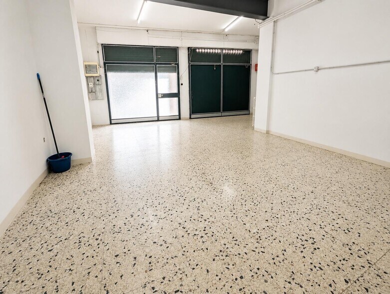 Retail in Manresa, Barcelona to rent - Interior Photo - Image 1 of 1