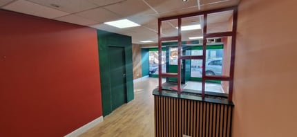 21 Parliament Street, Isle Of Man to rent Interior Photo- Image 1 of 12