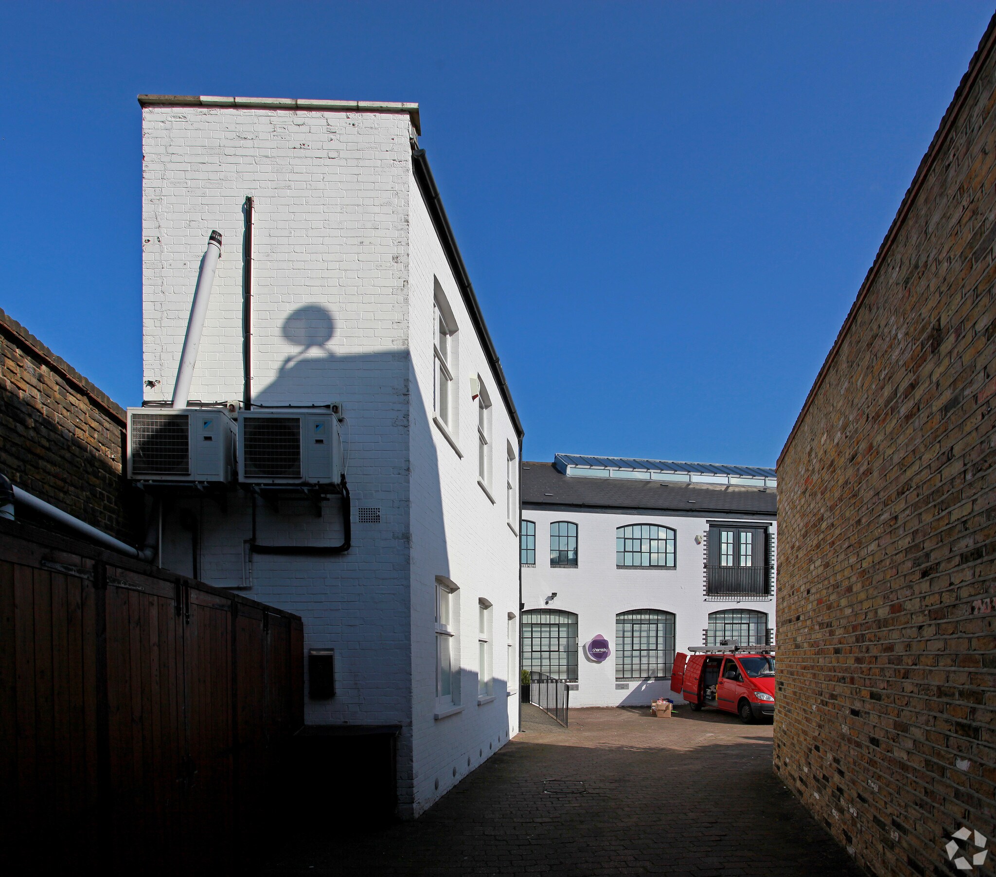 158 Hurlingham Rd, London for sale Primary Photo- Image 1 of 1