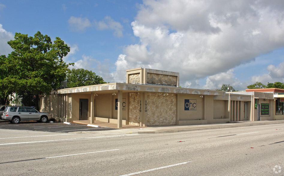 1900-1920 E Oakland Park Blvd, Fort Lauderdale, FL for rent - Primary Photo - Image 1 of 3