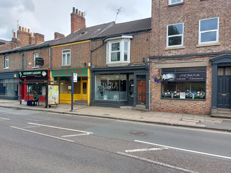 52 Clarence St, York to rent - Building Photo - Image 2 of 2