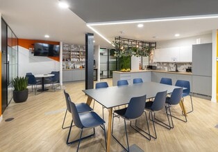 180 Great Portland St, London to rent Interior Photo- Image 2 of 4