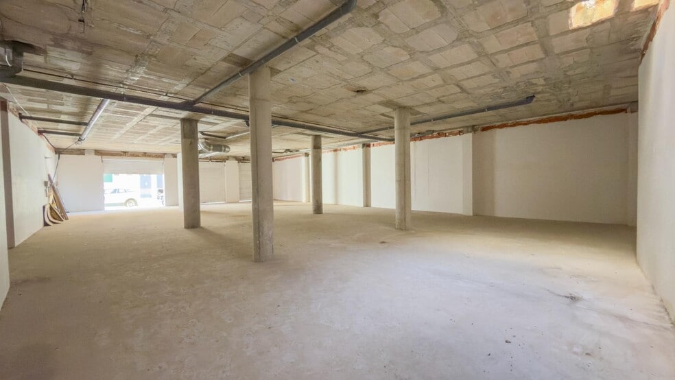 Retail in Cieza, Murcia to rent - Interior Photo - Image 1 of 4