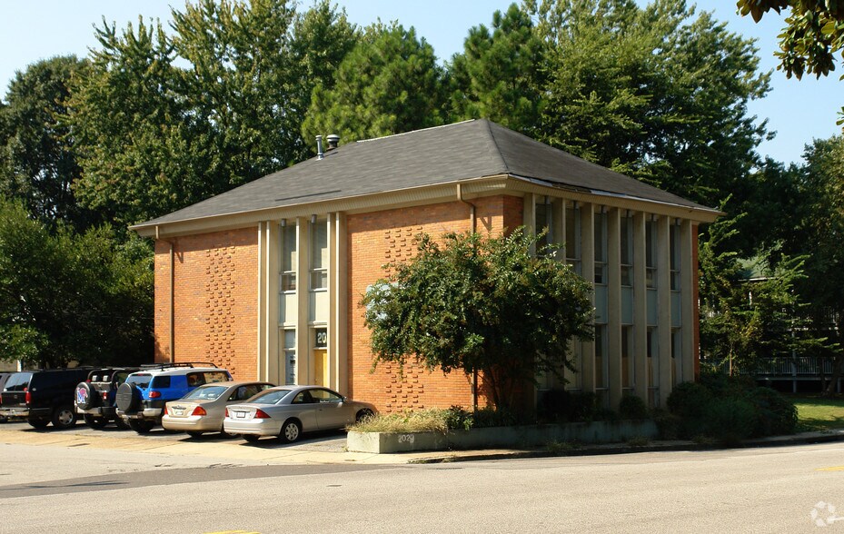 2029 Peabody Ave, Memphis, TN for rent - Primary Photo - Image 1 of 26