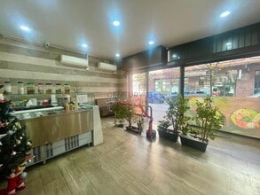 Retail in Cornellà de Llobregat, Barcelona to rent Interior Photo- Image 1 of 14