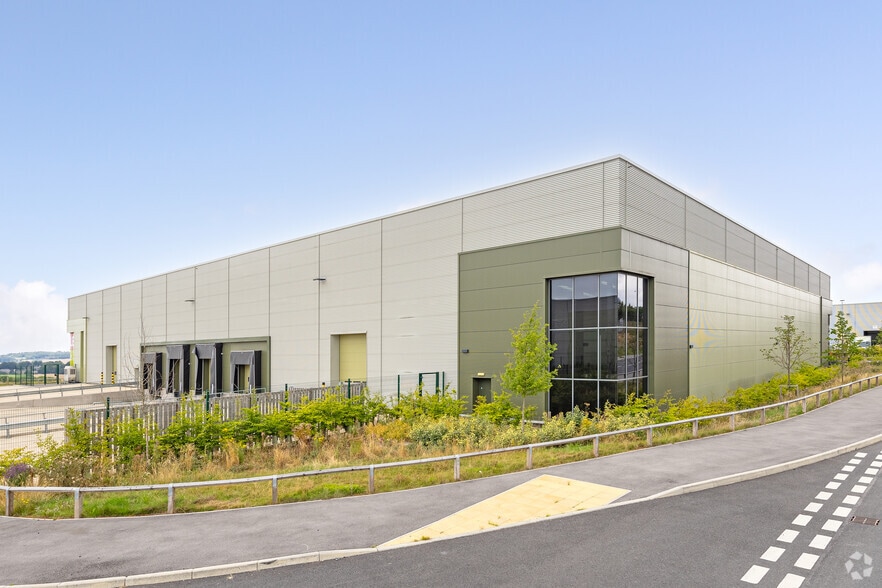 Dearne Valley Pky, Birdwell to rent - Building Photo - Image 3 of 24