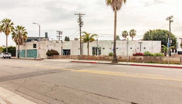 910 Abbot Kinney Blvd, Venice, CA for rent - Building Photo - Image 1 of 5