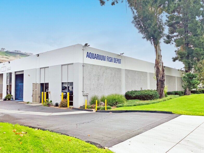 5121 Santa Fe St, San Diego, CA for sale - Building Photo - Image 1 of 1