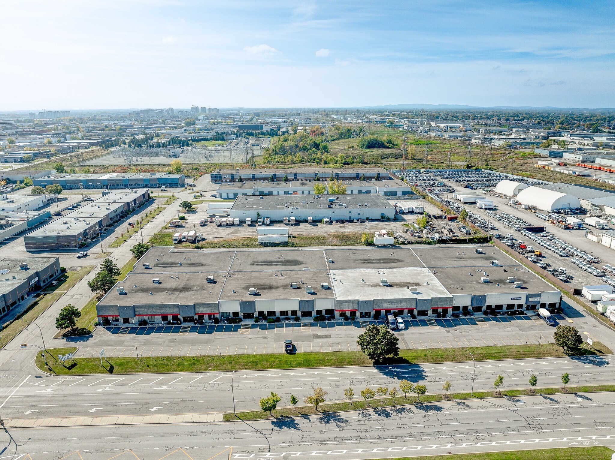 3420-3480 Boul Industriel, Laval, QC to rent Building Photo- Image 1 of 12