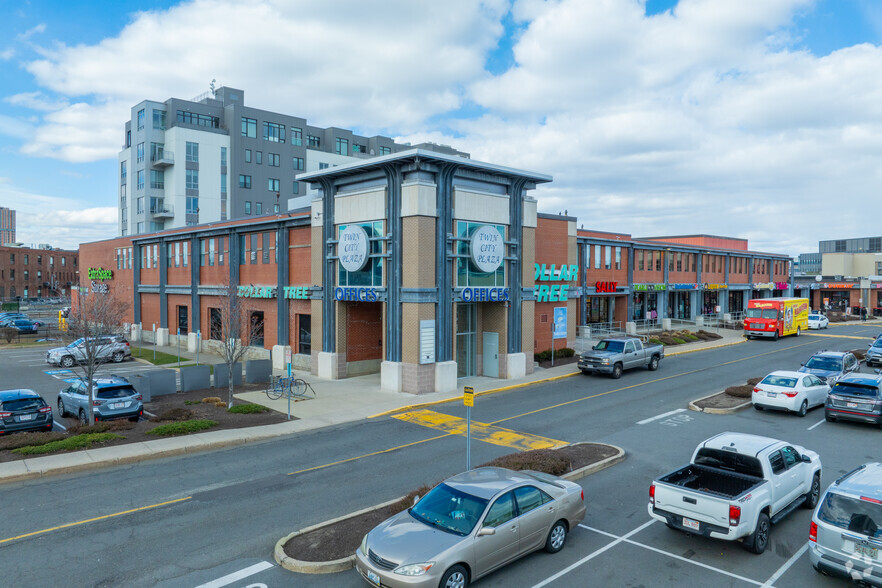 14-22 McGrath Hwy, Somerville, MA for rent - Building Photo - Image 1 of 9