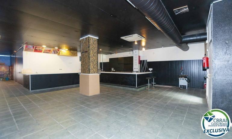 Retail in Roses, Gerona to rent Interior Photo- Image 1 of 7
