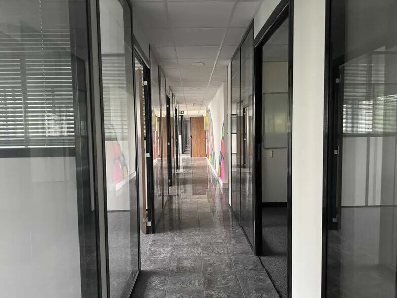 19-23 Rue Louis Guérin, Villeurbanne to rent - Interior Photo - Image 2 of 12