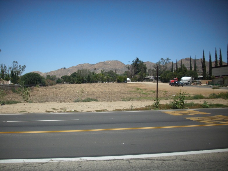 21940 Bundy Canyon, Wildomar, CA for sale - Building Photo - Image 1 of 1