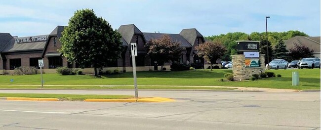 More details for W175N11162 Stonewood Dr, Germantown, WI - Retail for Rent