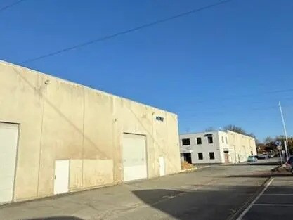 Light Industrial in Vitry-sur-Seine to rent - Building Photo - Image 2 of 6