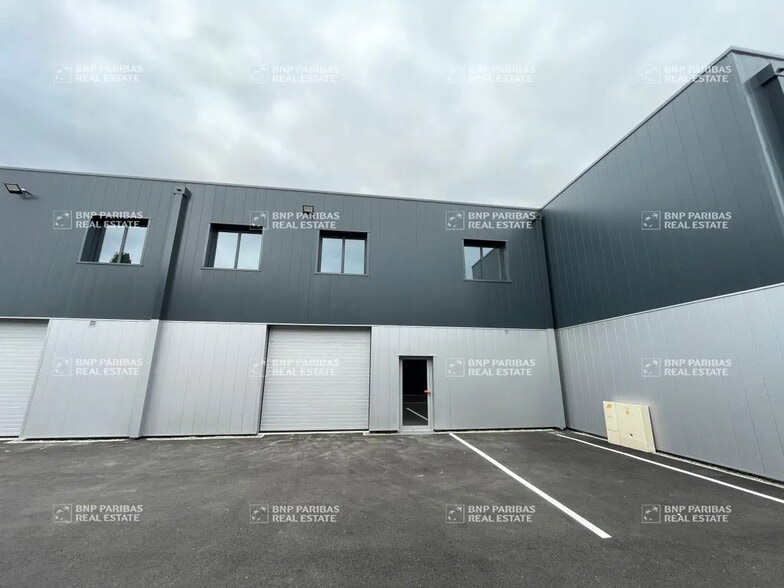 Light Industrial in Cugnaux to rent - Building Photo - Image 2 of 21