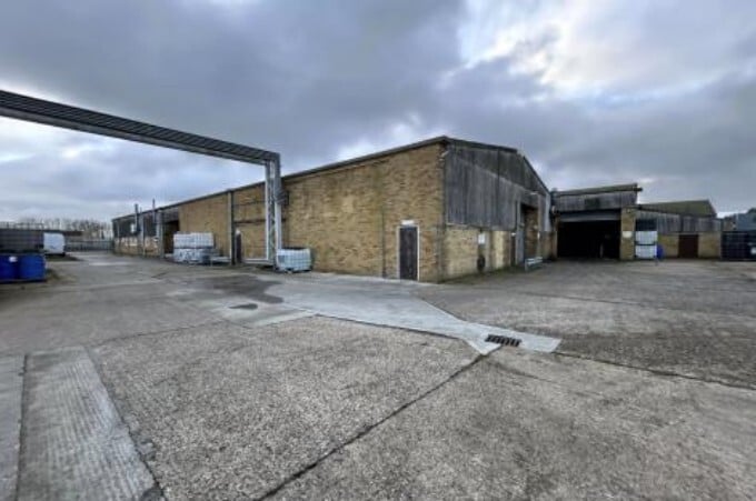 4-6 Hadenham Rd, Lowestoft for sale - Building Photo - Image 2 of 5