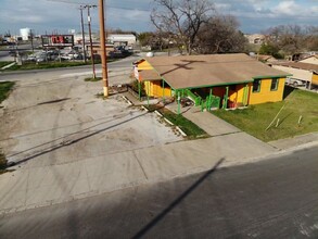 113 Lula Mae, San Antonio, TX for sale Building Photo- Image 1 of 1