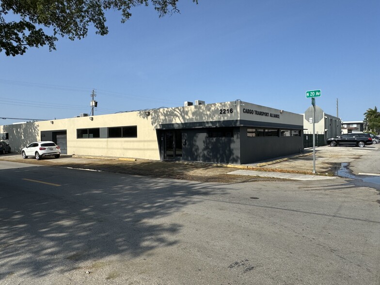 2216 N 20th Ave, Hollywood, FL for sale - Building Photo - Image 1 of 25