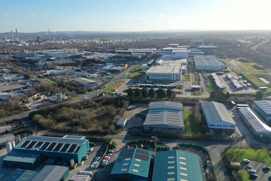 Cloister Way, Ellesmere Port to rent - Building Photo - Image 3 of 4
