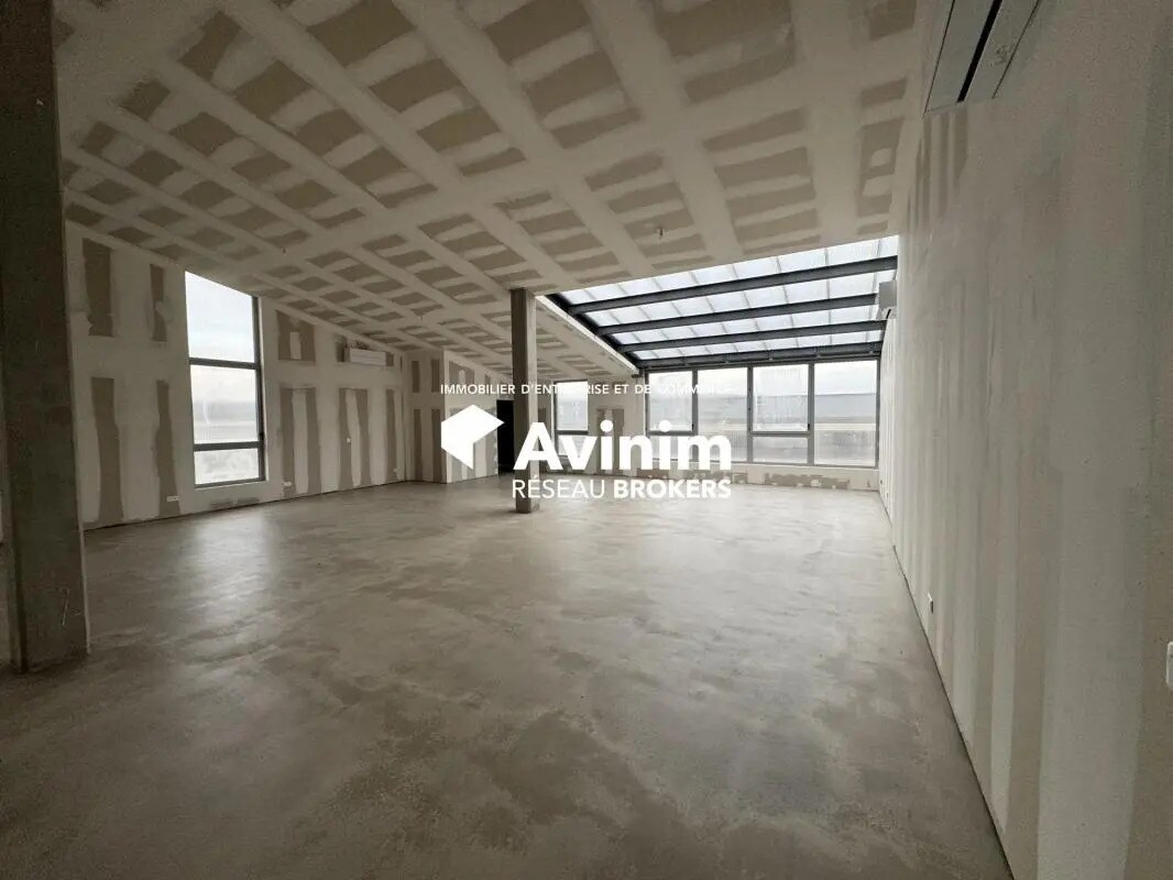 Light Industrial in Bordeaux to rent Primary Photo- Image 1 of 25