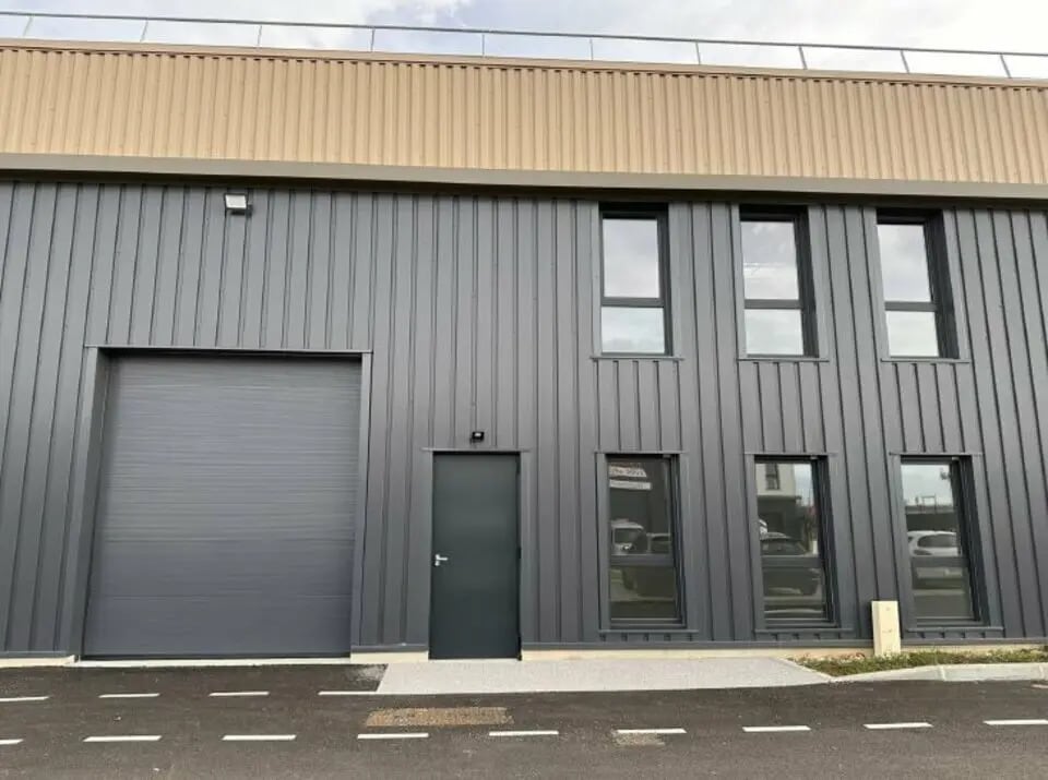 Vente Local d'activités 328 m² à 475 m² - Photo 1