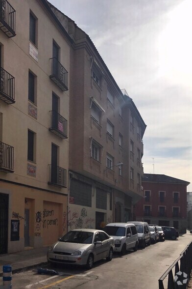 Plaza Juan de Herrera, 4, Talavera de la Reina, Toledo to rent - Building Photo - Image 1 of 2