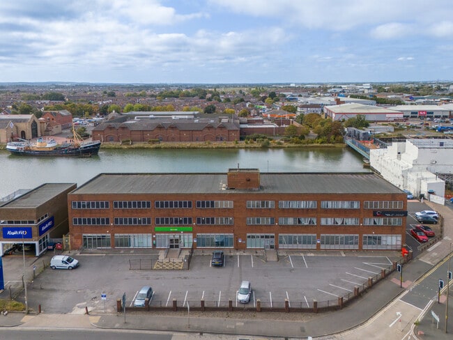 More details for 225-241 Victoria St S, Grimsby - Office to Rent