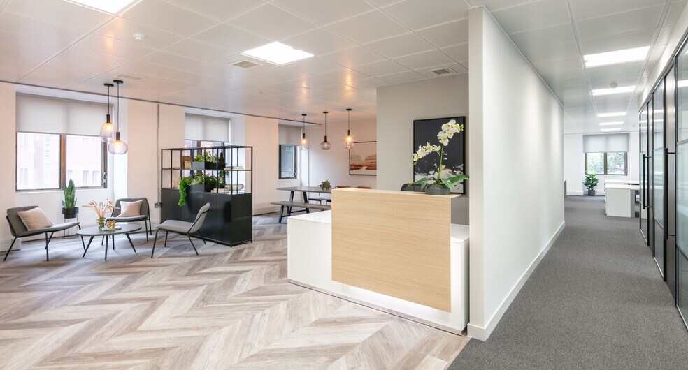 243 Knightsbridge, London to rent - Interior Photo - Image 3 of 11