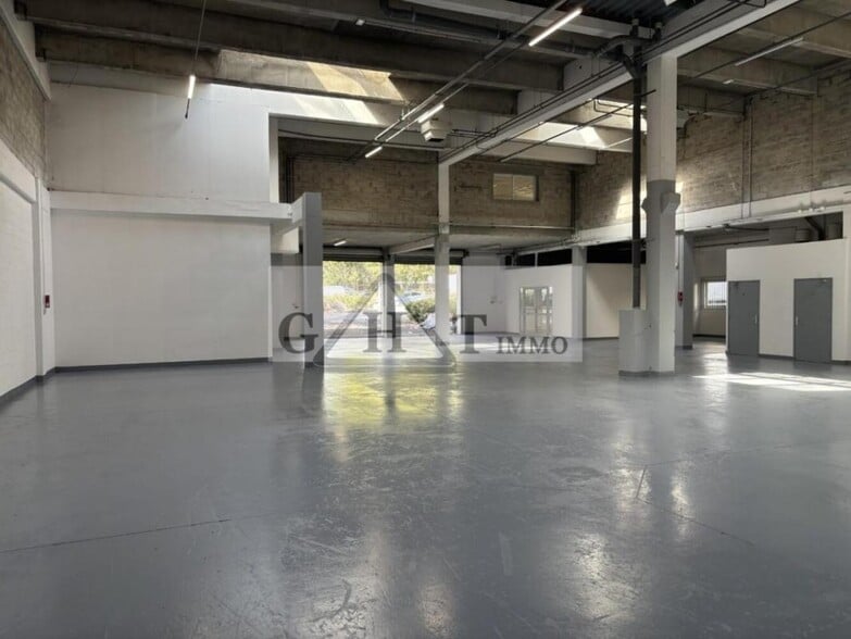 Industrial in Aulnay-sous-Bois to rent - Building Photo - Image 2 of 10