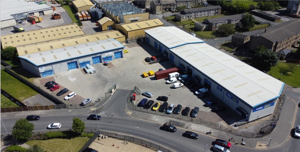 Sticker Ln, Bradford to rent - Aerial - Image 1 of 4