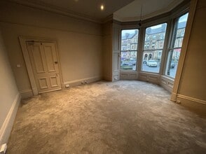 12 Princes Sq, Harrogate to rent Interior Photo- Image 2 of 12