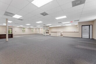 8111 Cypresswood Dr, Spring, TX to rent Interior Photo- Image 2 of 5