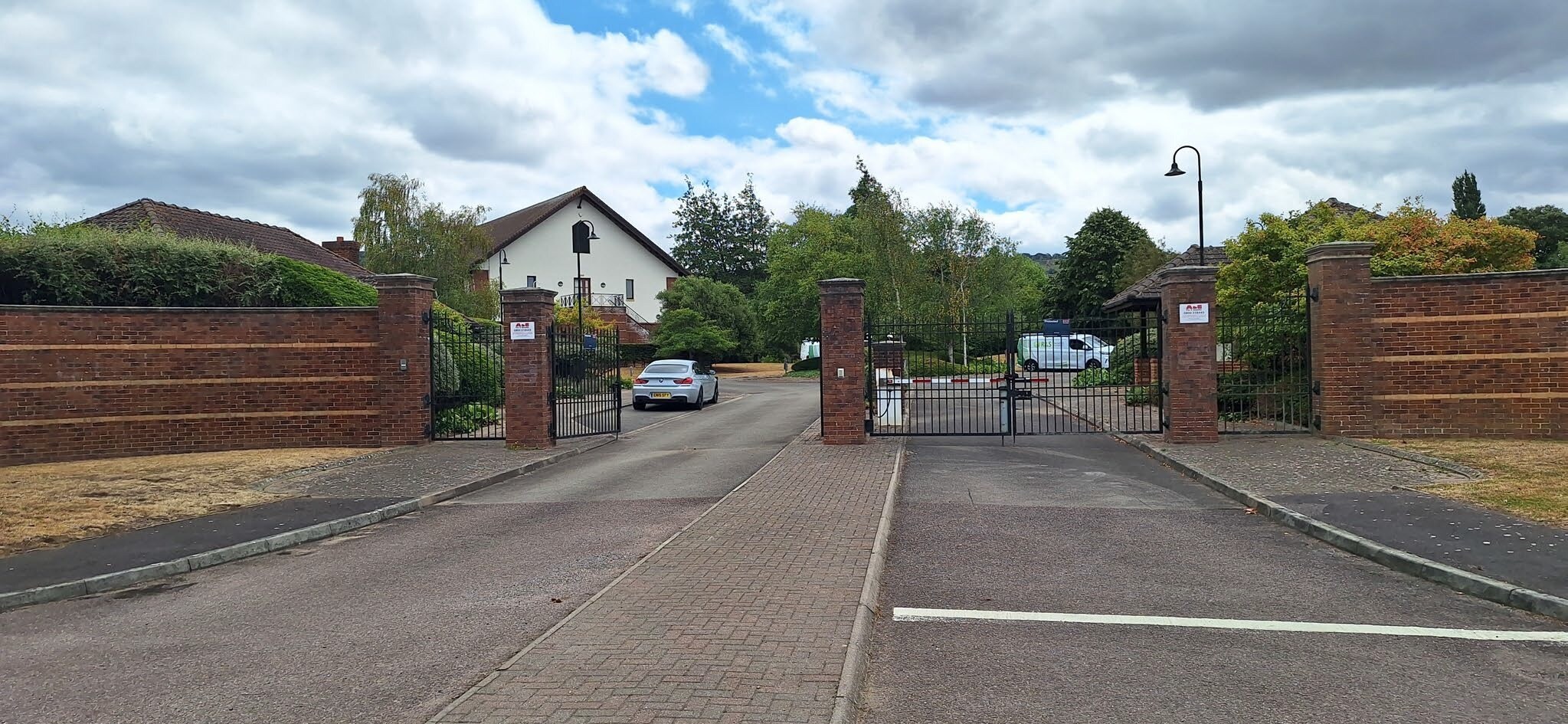 Shurdington Rd, Shurdington to rent Primary Photo- Image 1 of 2