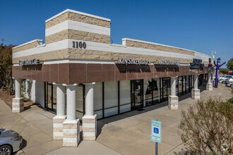 1100 Bridgewood Dr, Fort Worth, TX for rent Building Photo- Image 1 of 11