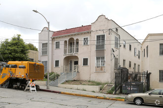 392 Loma Dr, Los Angeles, CA for sale Primary Photo- Image 1 of 1